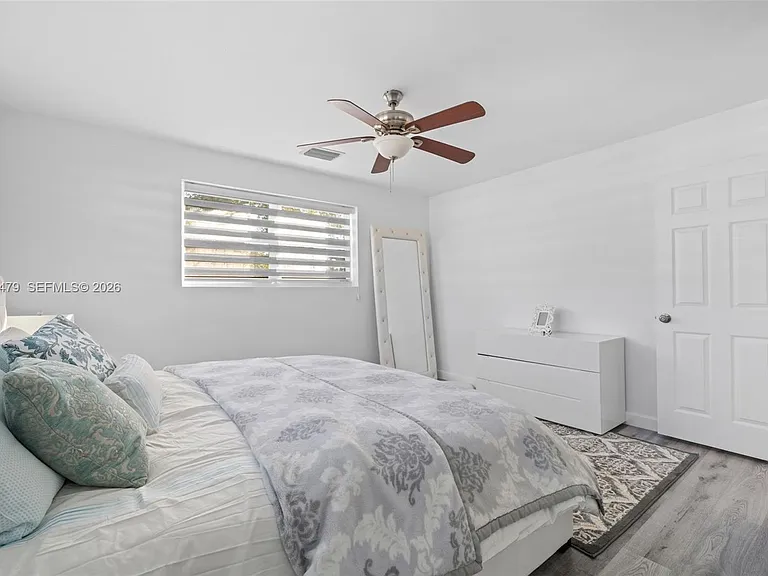 2819 Cleveland St — Photo 13