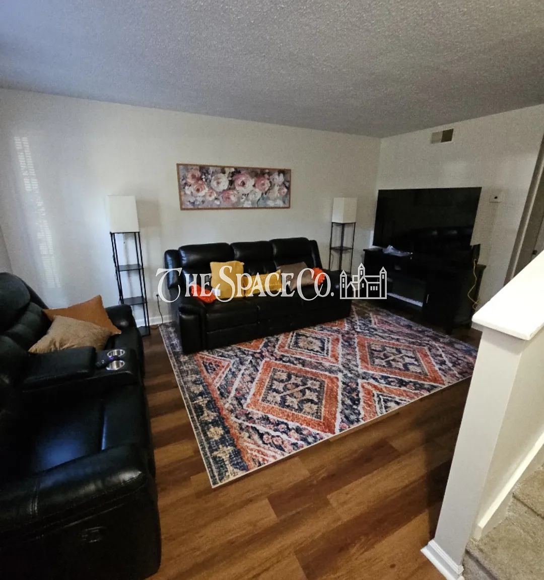 2 bed, 1.5 bath, 988 sqft, $2,500 — Photo 1