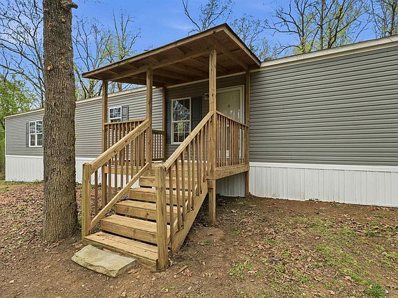 3rd image of 12 Spring Ridge Ln