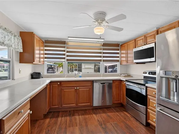 77 Enchanting BLVD #E77, NAPLES, FL 34112