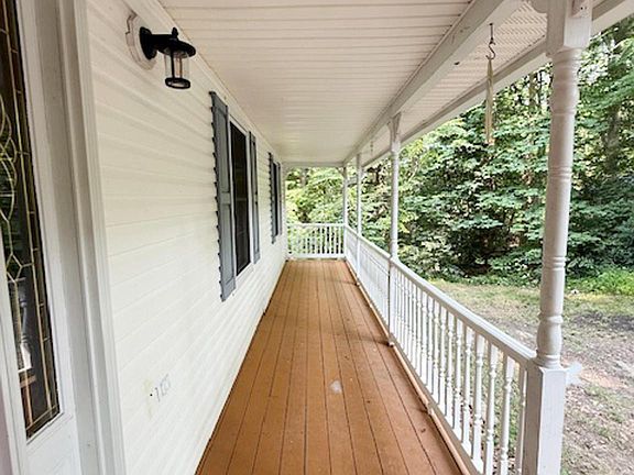 3rd image of 39410 Thomas Dr