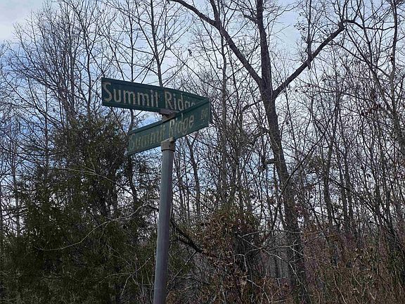 4th image of L18-B3 S Summit Ridge Dr