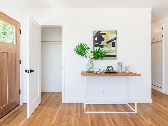 3rd image of 2932 Elm St #1-2