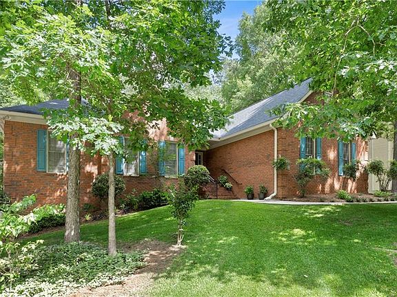 2nd image of 9464 Fairdale Ave