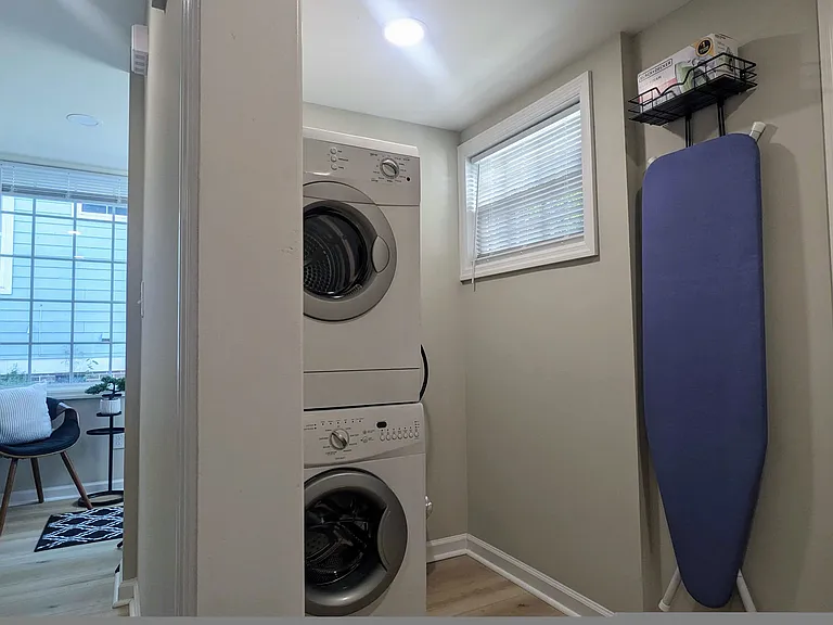 909 E Lenoir St #B — Photo 15