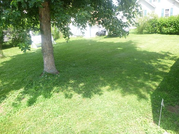5th image of 1044 Guckert Ave
