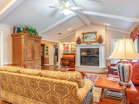 3rd image of 5806 Stoneleigh Dr
