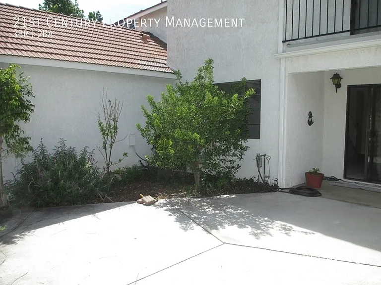 36 Dearborn Cir #36 — Photo 19
