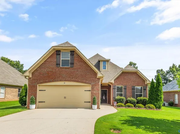 32 Maple Grove Blvd SW, Huntsville, AL 35824