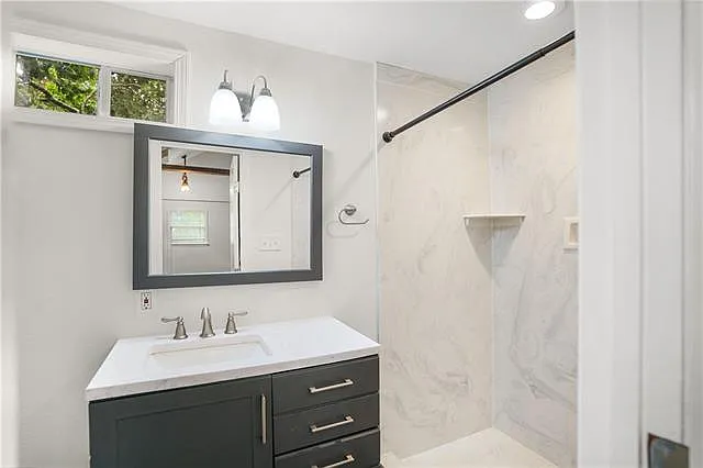 325 S Lopez St #D — Photo 9