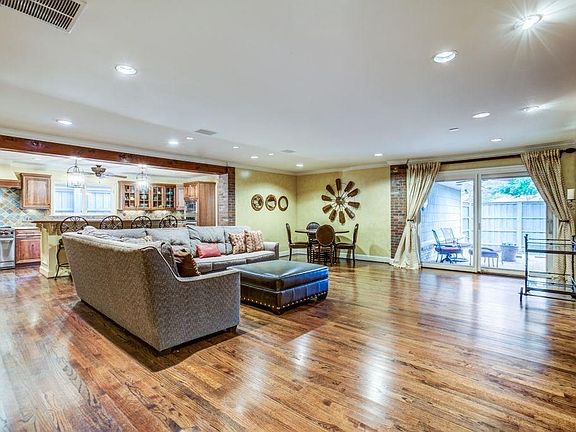 3rd image of 10318 Garwood Dr