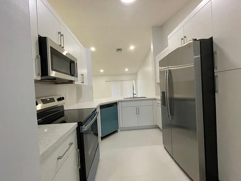 1630 Zenith Way #1630 — Photo 9