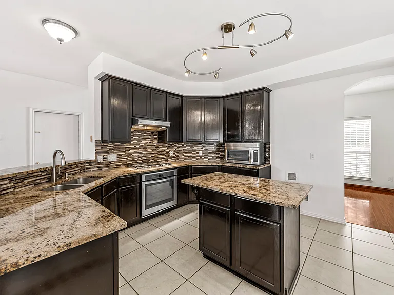 764 Whitman Pl — Photo 13