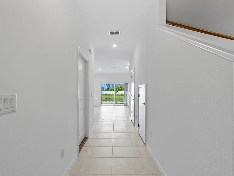 2130 Hallier Cv — Photo 7