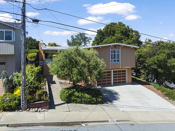 5th image of 2440 Rosewood Dr