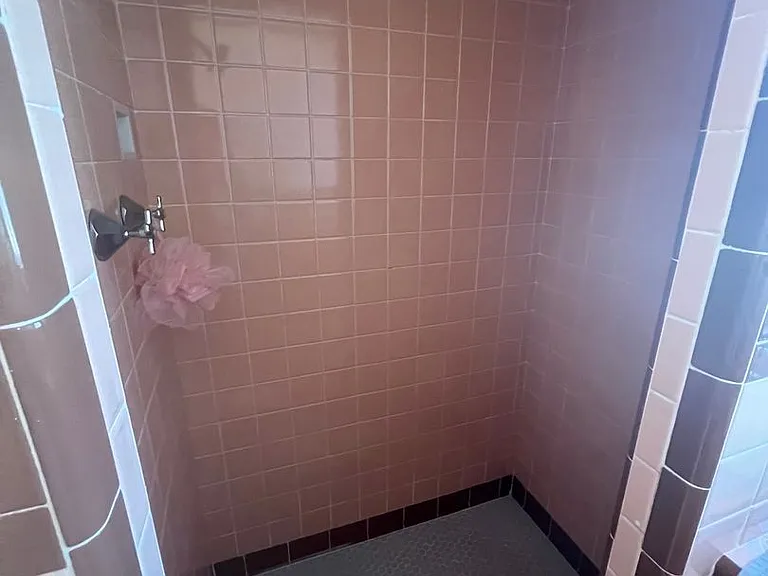 1404 Melrose Dr — Photo 20