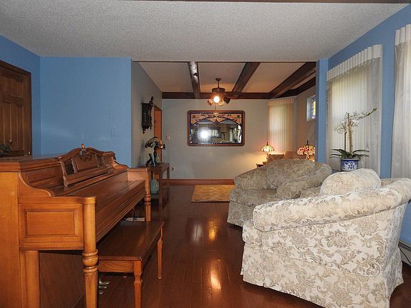 5th image of 249 Potter Ave