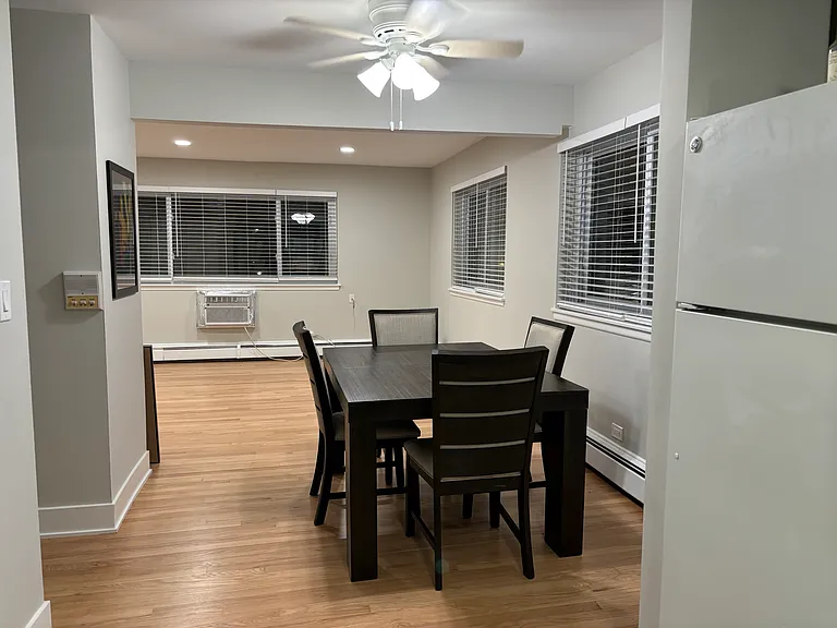 1420 W Estes Ave #2E — Photo 4