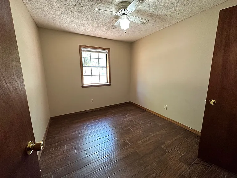 603 Twin Oak Dr — Photo 9