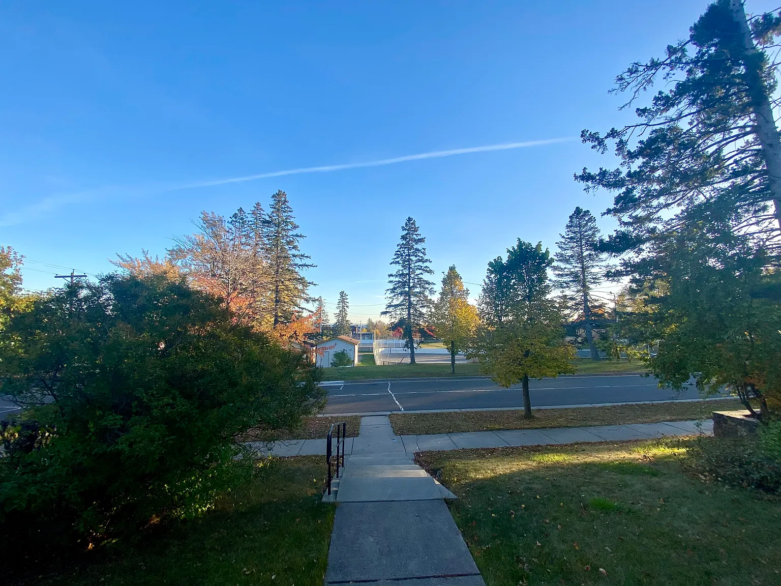 3 bed, 1500 sqft, $2,200 — Photo 2