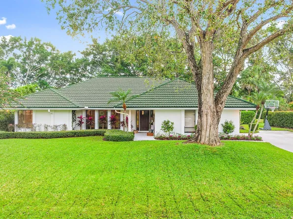 92 Dunbar Road E, Palm Beach Gardens, FL 33418