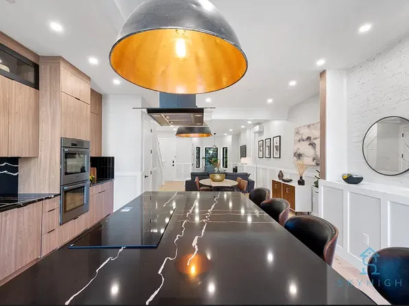 1257 Jefferson Avenue image 1 of 16