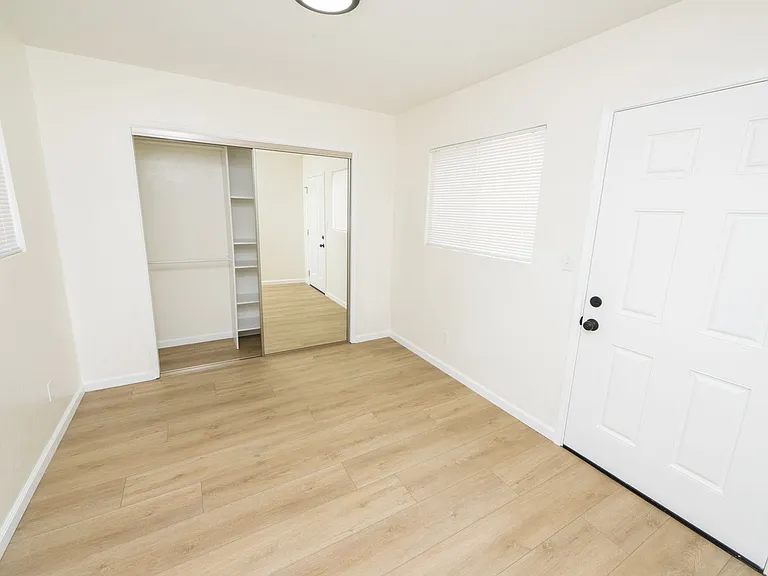 1053 Florence St — Photo 10