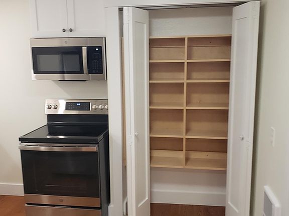 Kitchen pantry