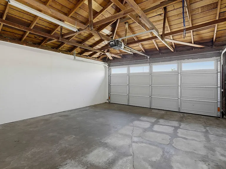 6102 Glacier Dr — Photo 30
