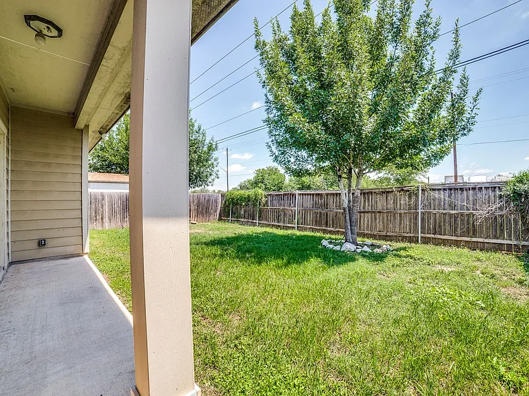 6818 Fort Bnd — Photo 23