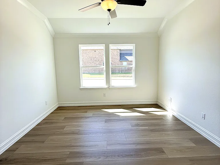 4349 Noble Ln — Photo 15
