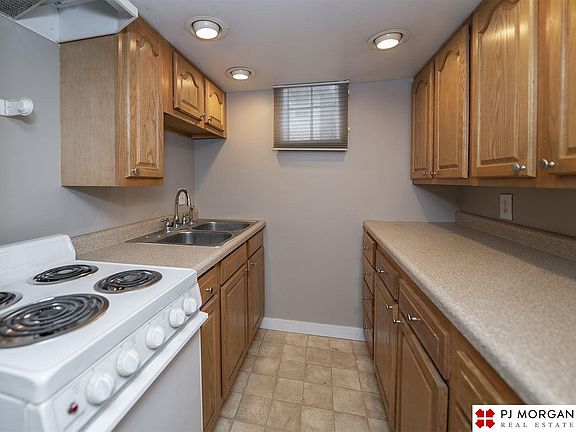 5th image of 4903 Underwood Ave #13