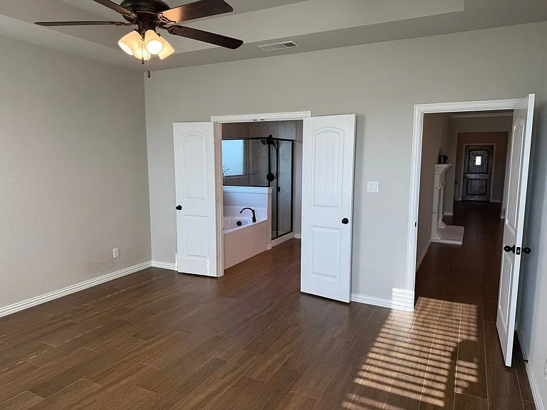 7608 Rothbury Dr — Photo 11