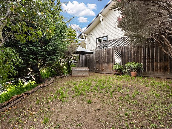 3rd image of 4956 Manila Avenue