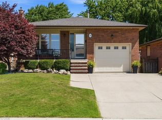 39 Trenholme Cres, Hamilton, ON L8W 2L4