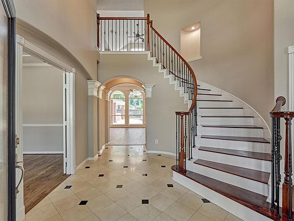 4th image of 6610 Glenhill Dr