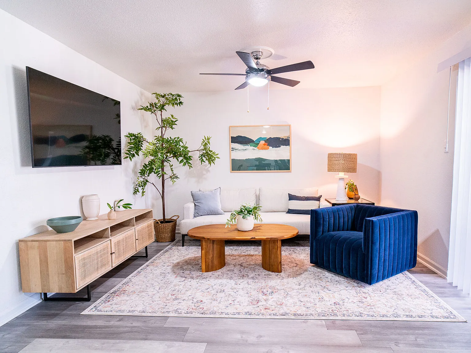 Lyv Austin — Photo 3