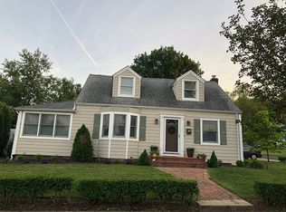 34 Hickory St, West Haven, CT 06516