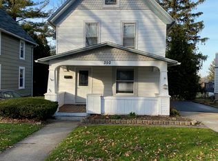 350 Lincoln Ave, Woodstock, IL 60098
