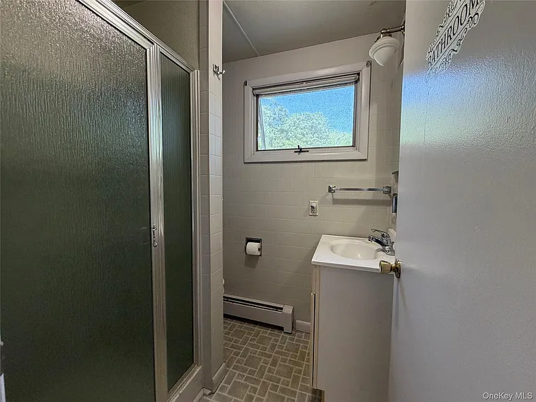 1390 Kings Hwy — Photo 13