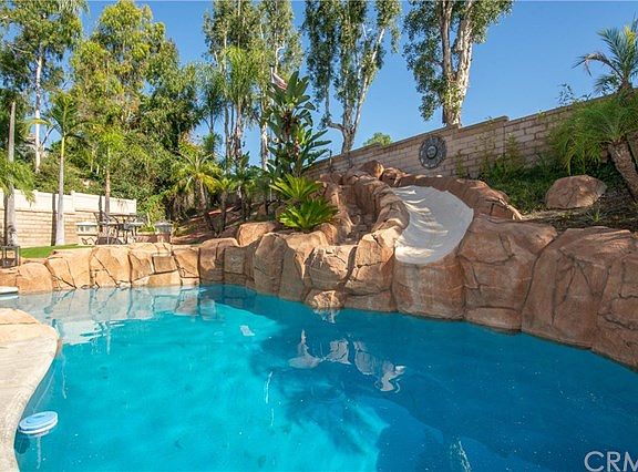 3rd image of 27560 Glenwood Dr