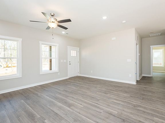 4th image of 127 Tupelo Dr