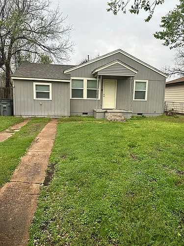 1713 NW Irwin Ave Photo 1