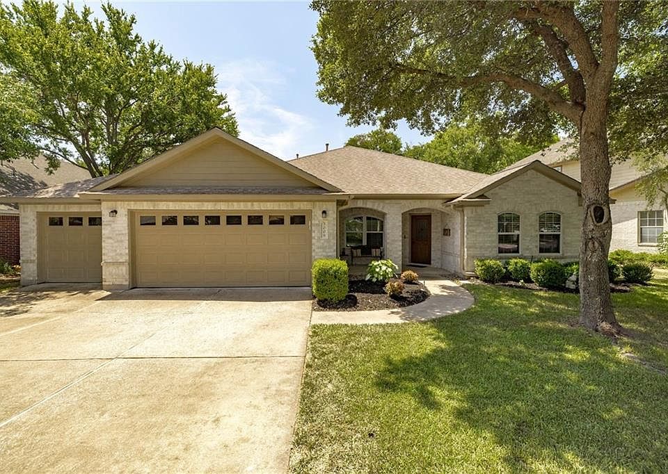 1st image of 3009 Cedar Elm Ln