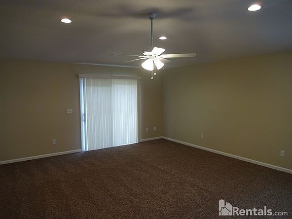 3rd image of 947 Churchhill Ln