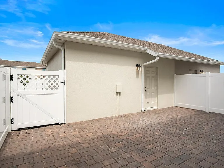 5643 Quiet Palm Loop — Photo 3