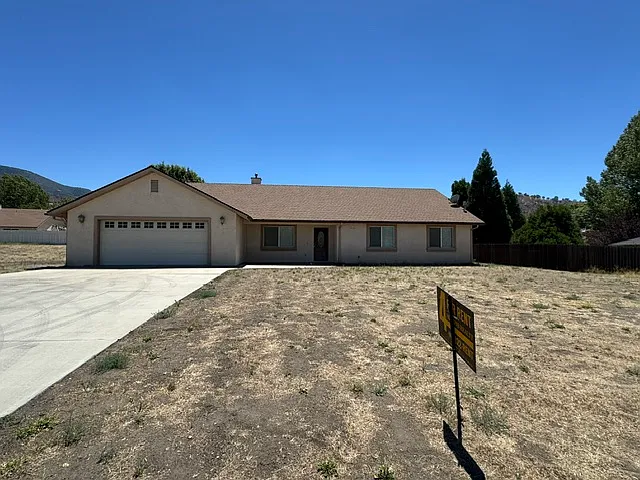 3 bed, 1905 sqft, $2,200 — Photo 3