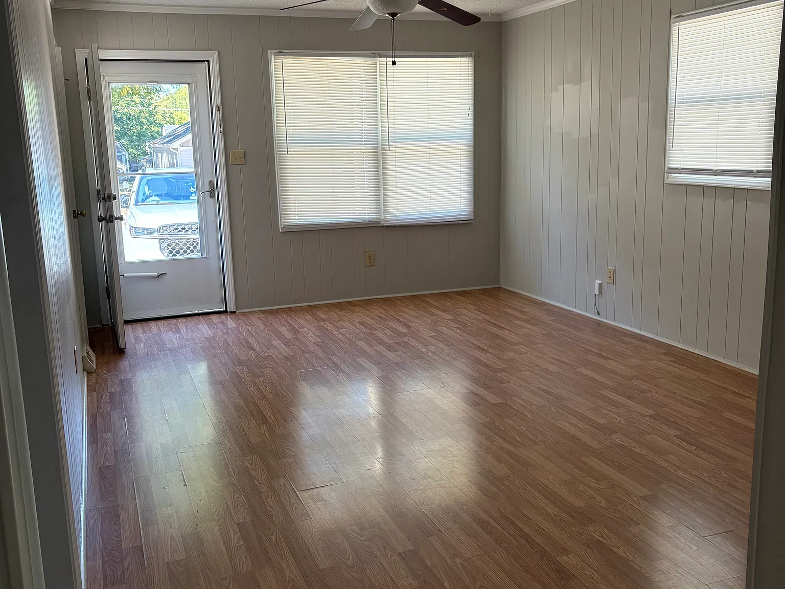 2 bed, 900 sqft, $950 — Photo 2