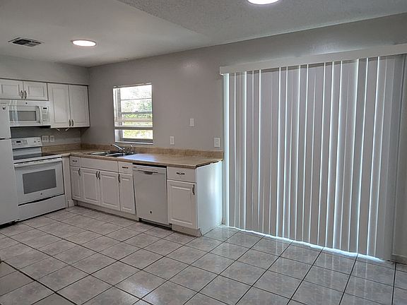 5th image of 7833 Toucan Dr