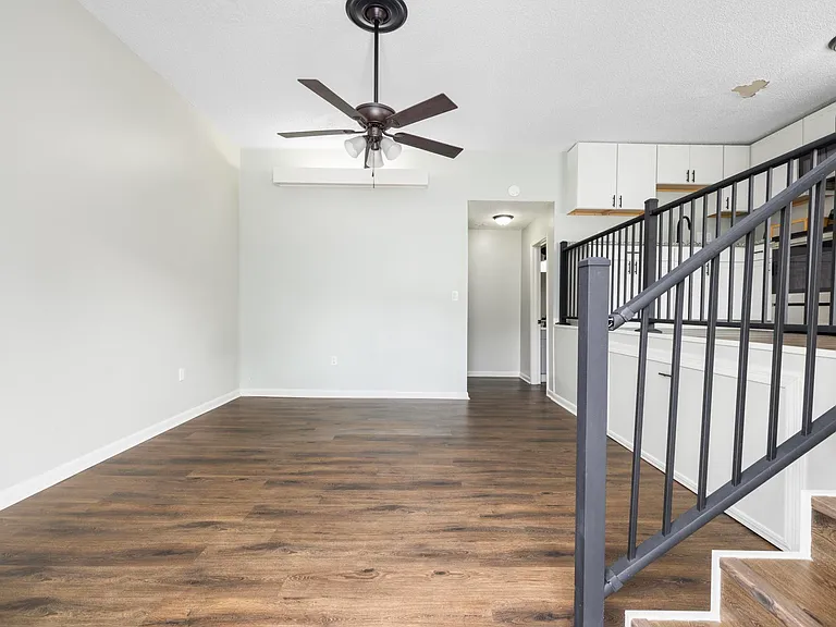 3814 Memorial Blvd #23 — Photo 3